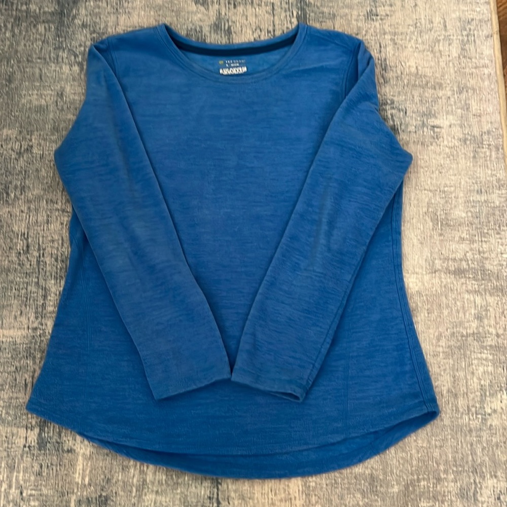 Tek Gear petite large blue, fuzzy sweatshirt